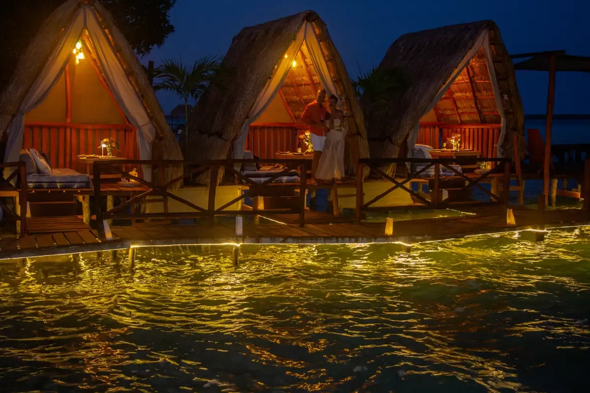 Lagoon Beach Club noche